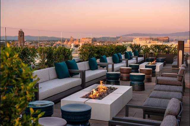 4 Best Rooftop Restaurants in Anaheim CA To Enjoy Sparkling View